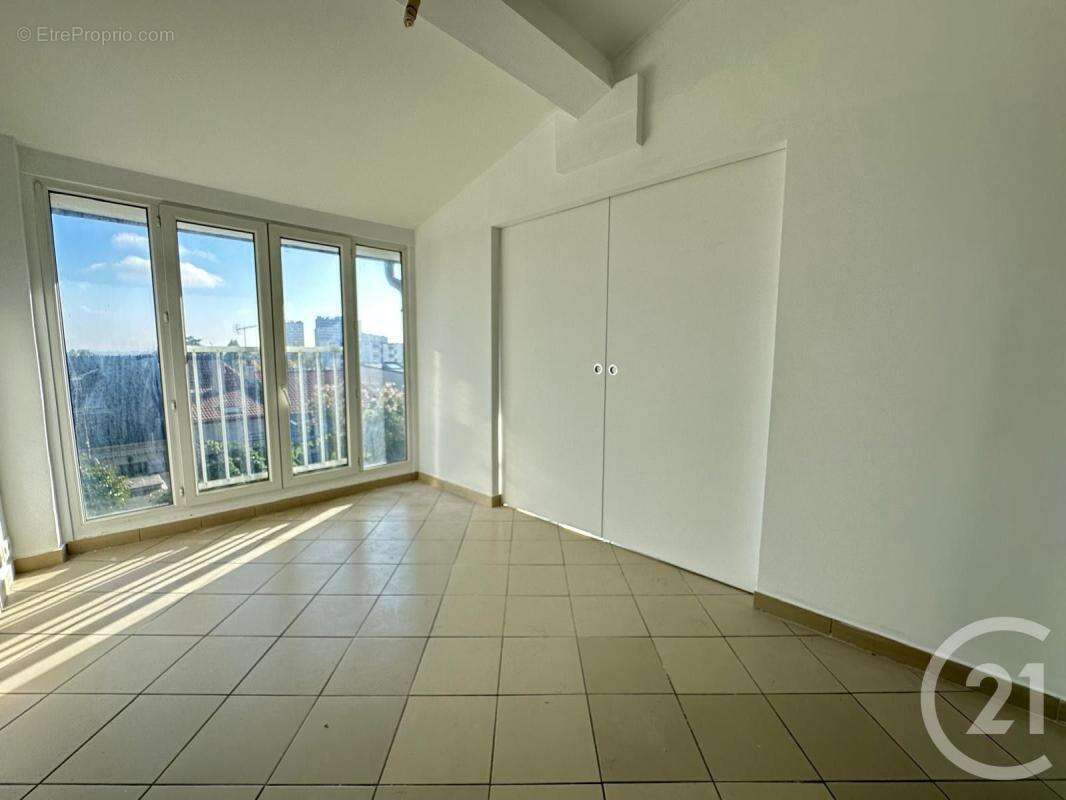 Appartement à FONTENAY-SOUS-BOIS