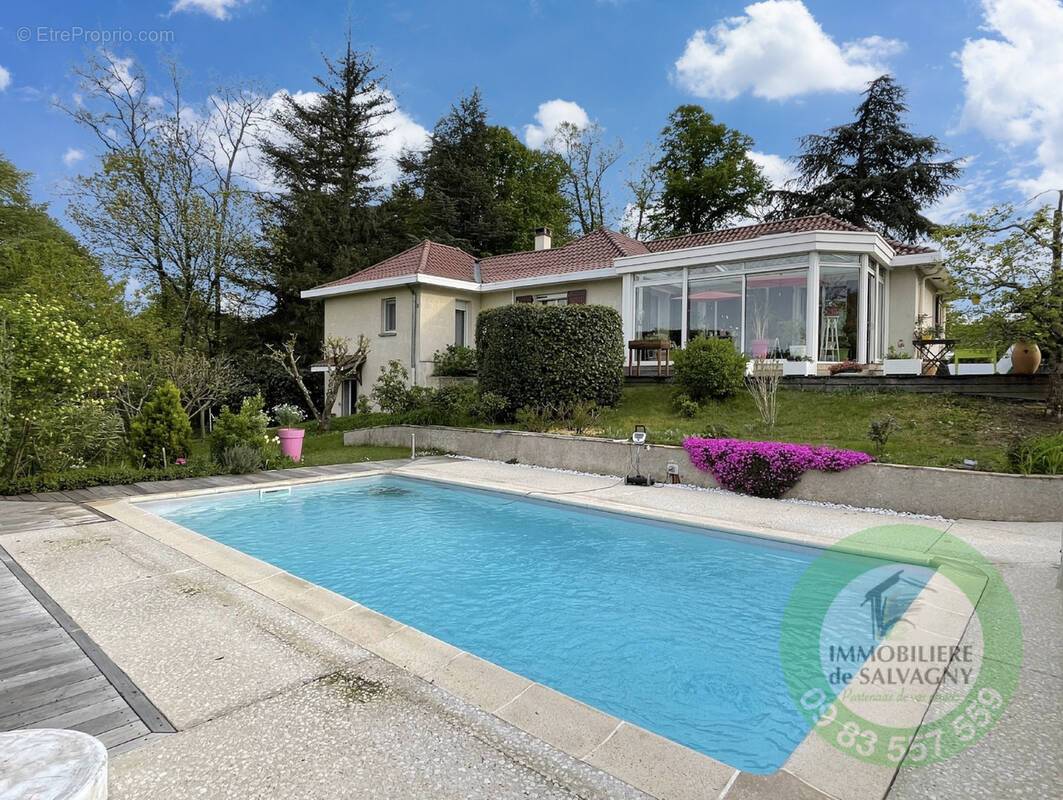Maison à CHARBONNIERES-LES-BAINS