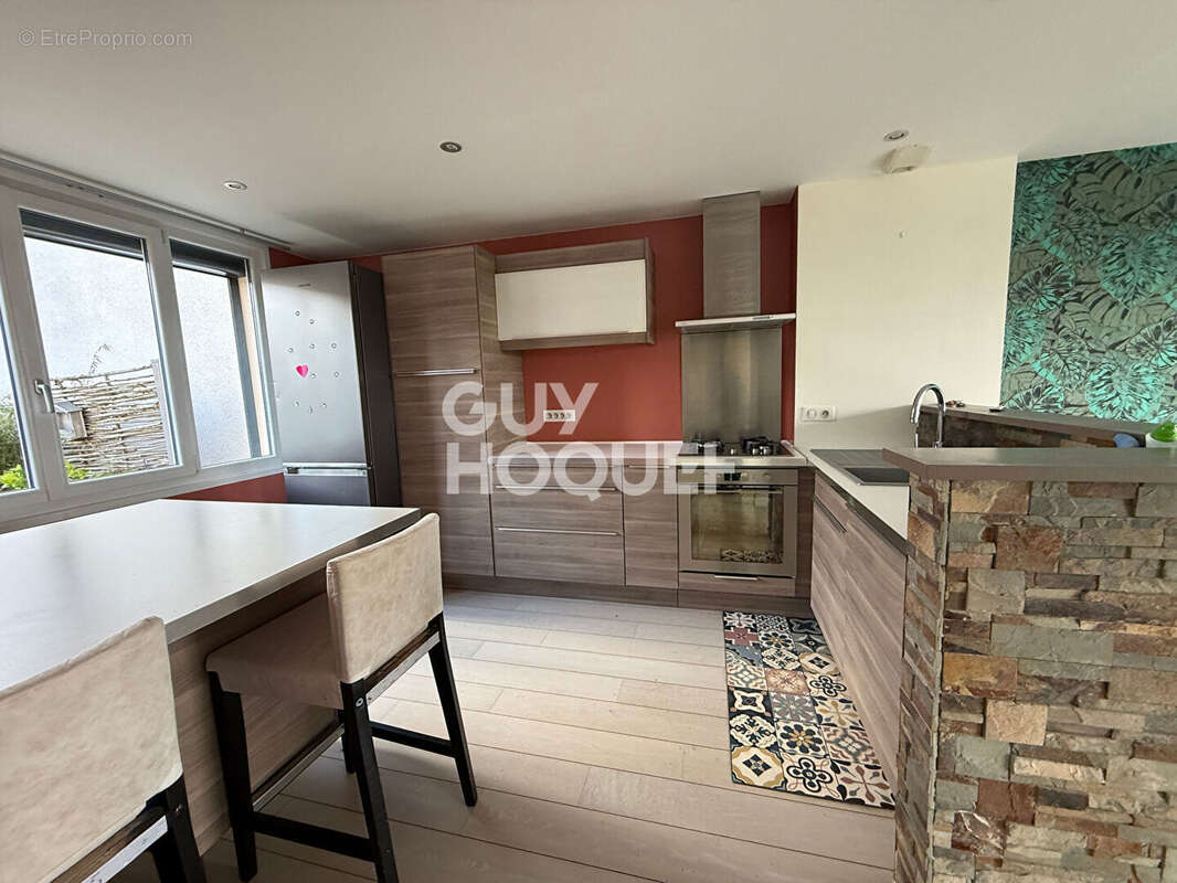 Maison à ECOLE-VALENTIN