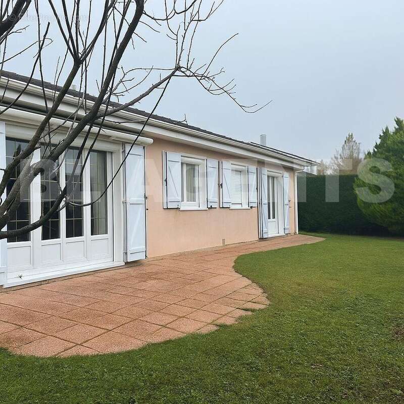 sss - Maison à CLAYE-SOUILLY