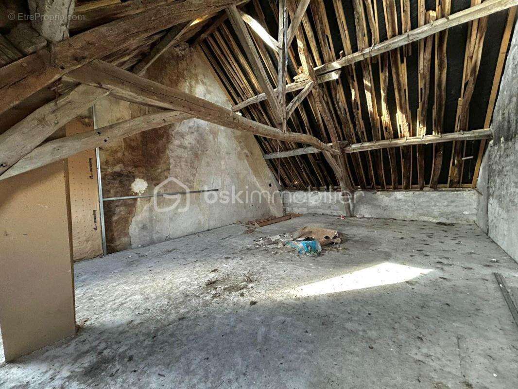 Appartement à BRIENON-SUR-ARMANCON