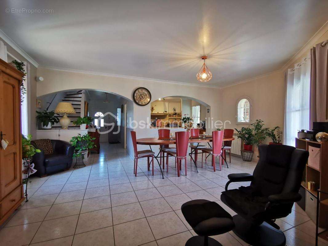 Maison à ROQUEMAURE