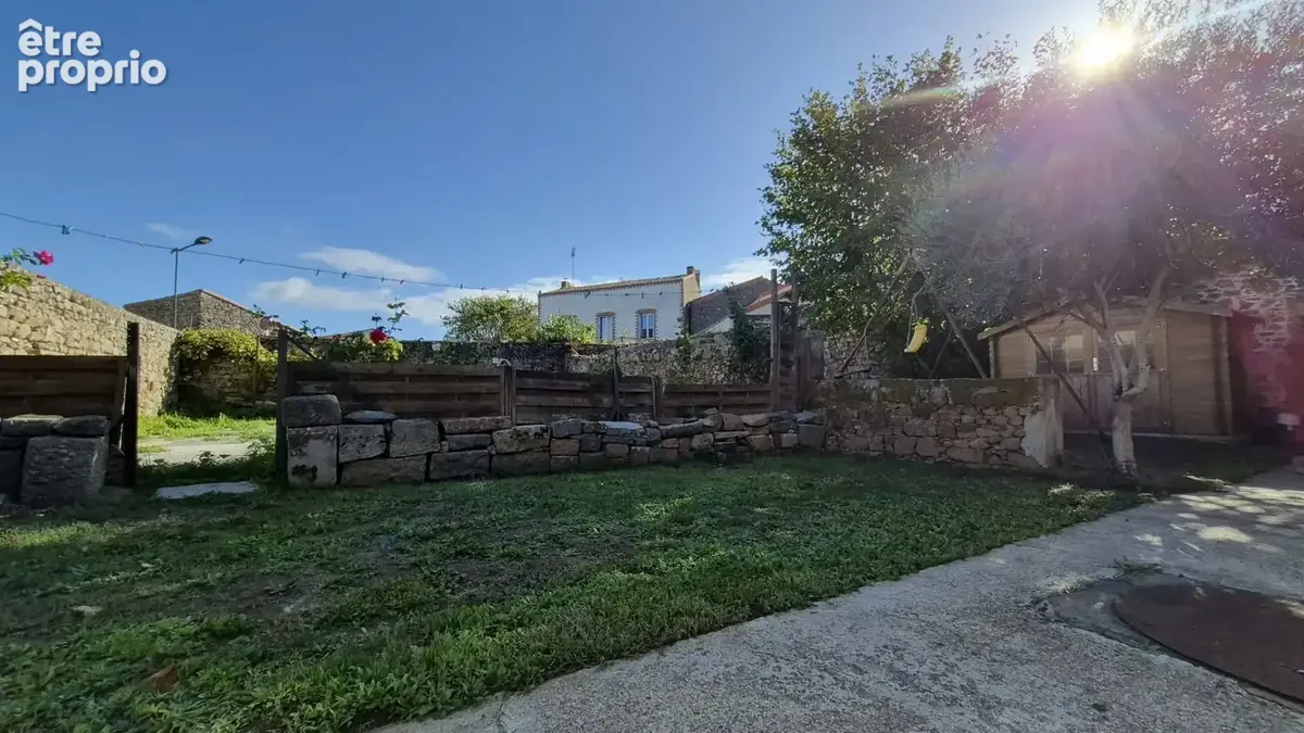 Maison en pierre de caractère - 214m2 - 7 pièces - photo 16