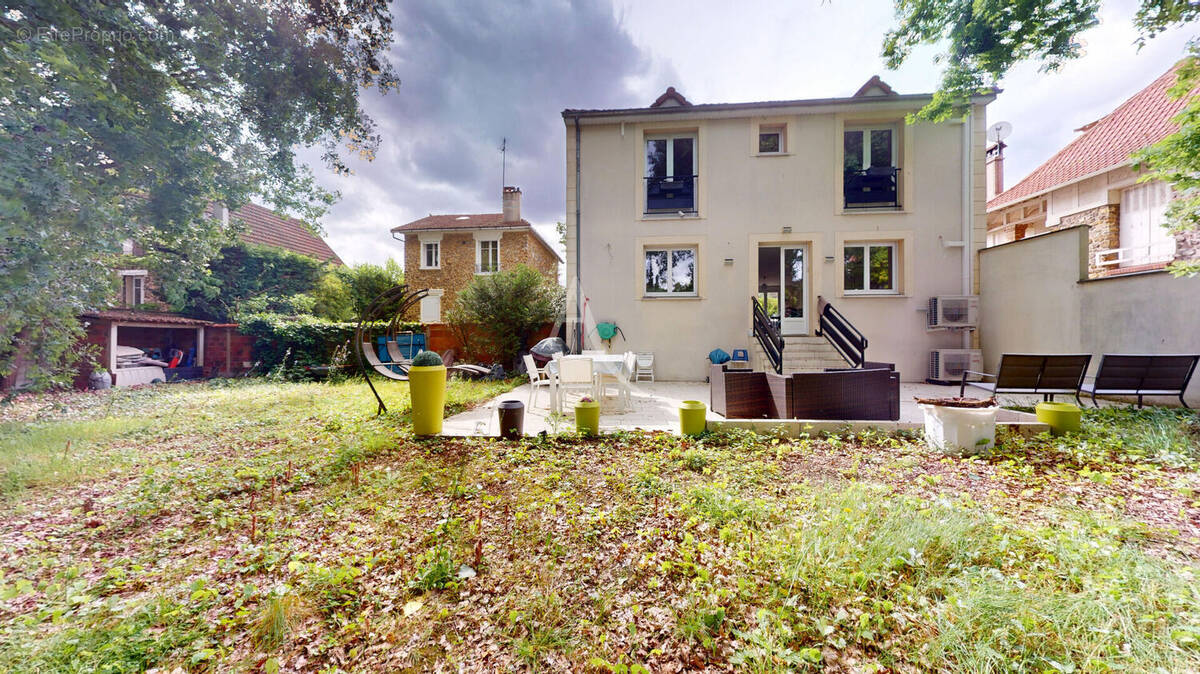 Maison à VILLEMOMBLE