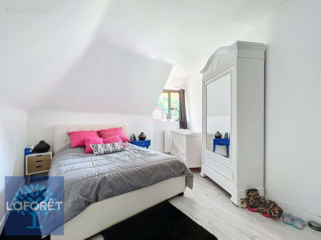 Maison à SAINT-REMY-L&#039;HONORE