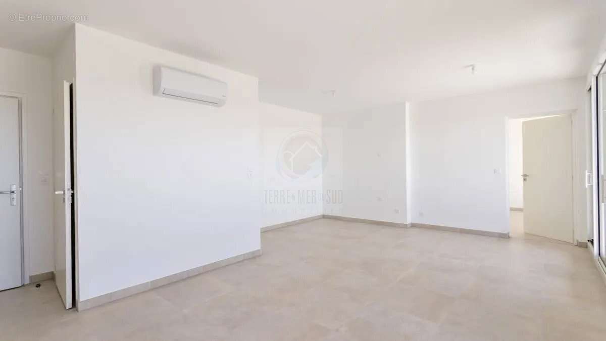Appartement T3, garage - photo 2