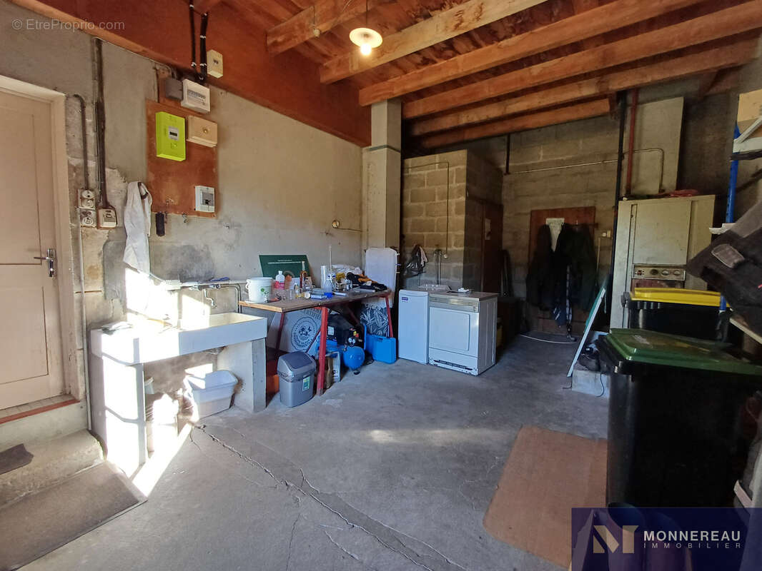 Maison à BAIGNES-SAINTE-RADEGONDE