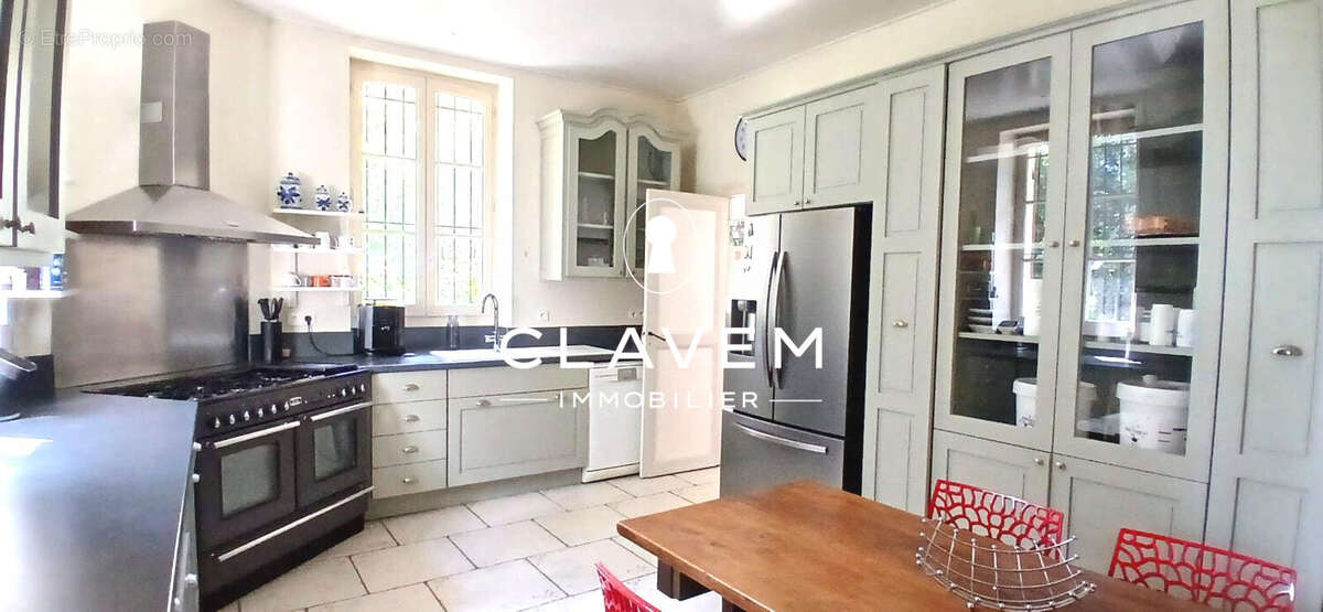Maison 350 m² à Bergerac  - photo 6