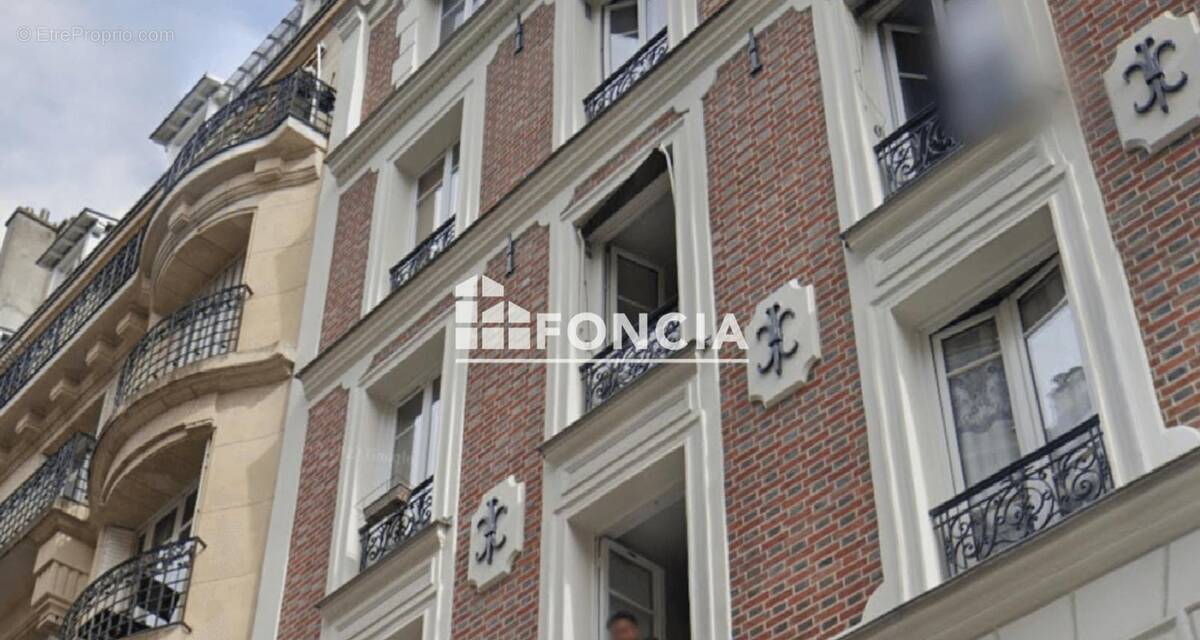 Appartement à PARIS-17E