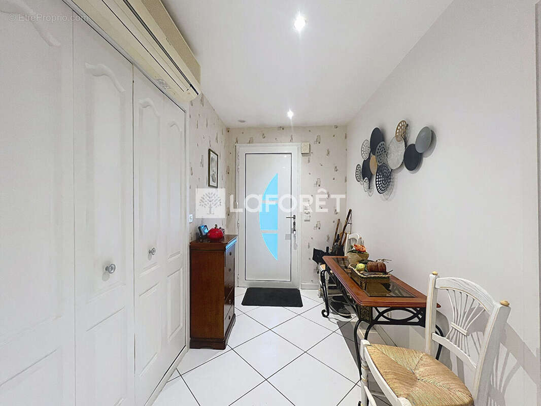 Maison à MONCETZ-LONGEVAS