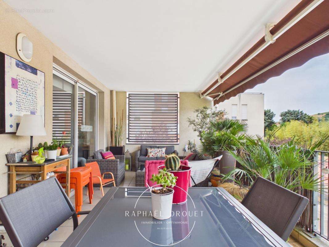 VIENNE – Rue Vimaine – Appartement T3 de 76 m² avec terrasse, résidence récente et sécurisée - photo 2