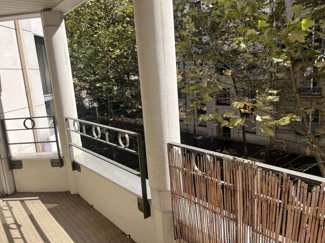 Appartement à PARIS-16E