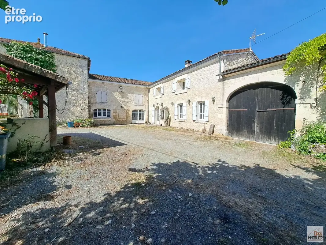 Maison 7 pièces 209 m² à vendre à Criteuil-La-Magdeleine (16300) - photo 15