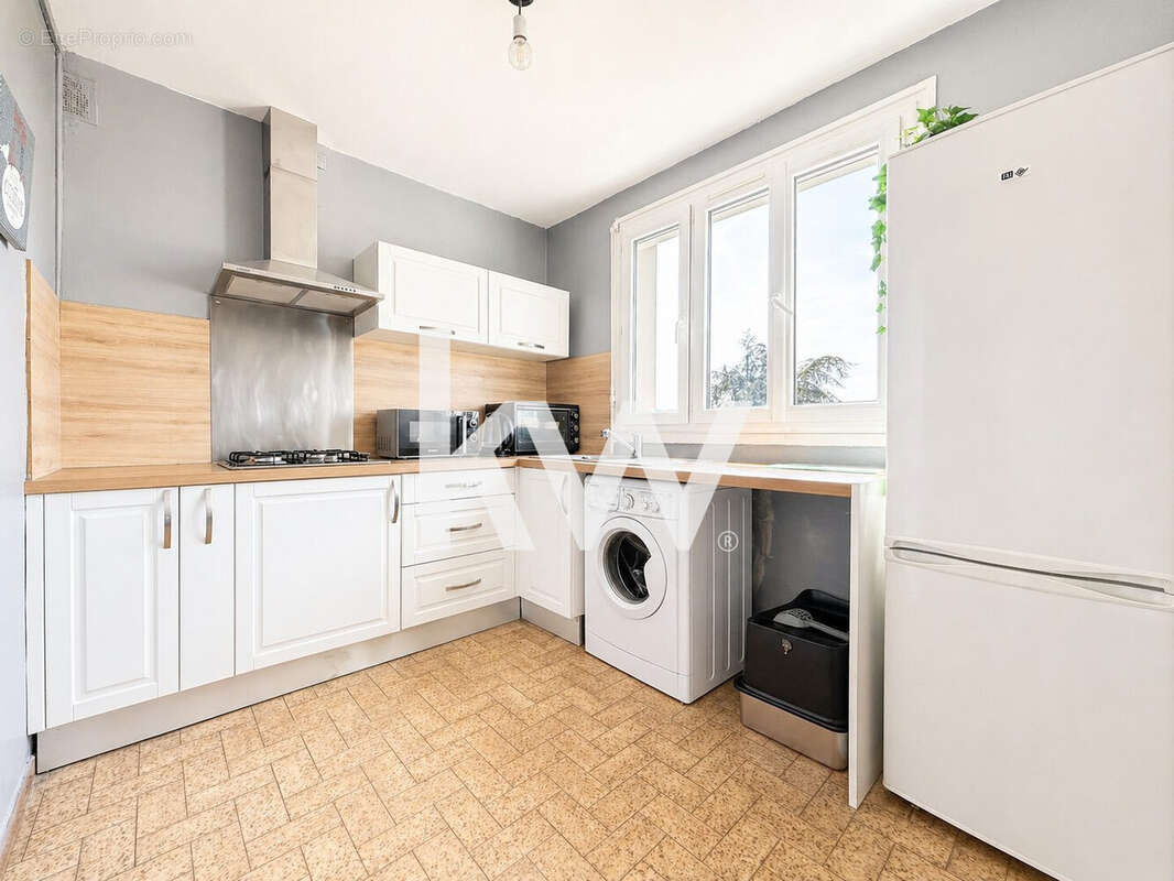 Appartement 66 m² à Saint-Priest-En-Jarez  - photo 3