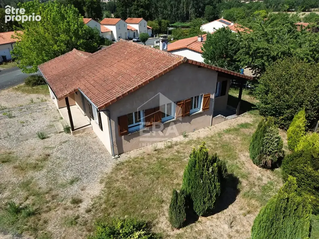 Maison à AVAILLES-LIMOUZINE
