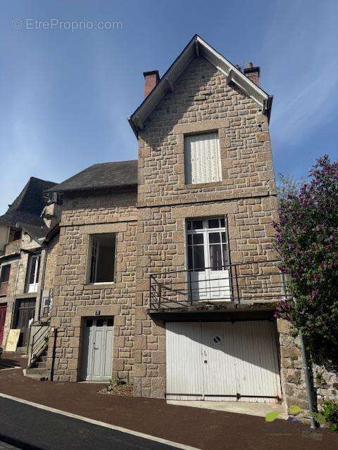 Maison à TREIGNAC