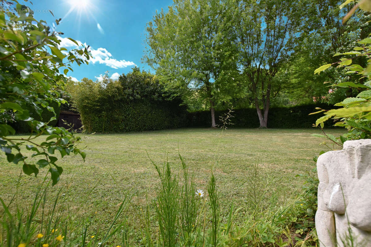 Maison à LES ESSARTS-LE-ROI