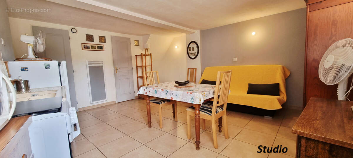 Appartement à SAINT-JEAN-DE-MUZOLS