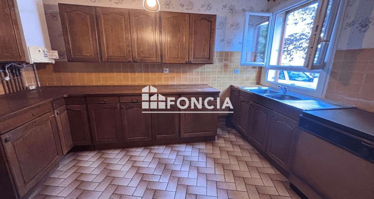 Maison à LA CHAPELLE-SAINT-MESMIN