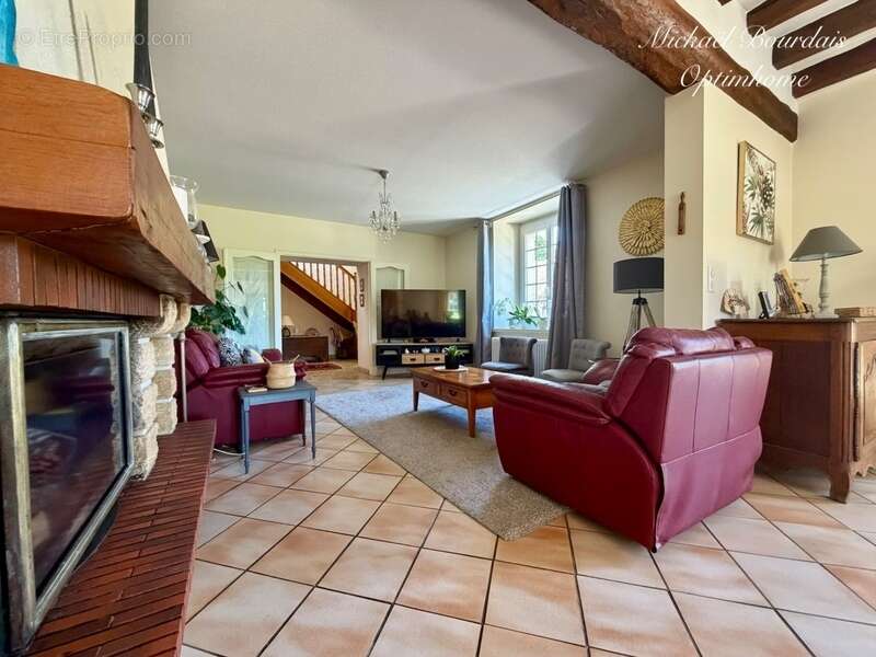 Maison de caractère 230 m2 avec 7 hectares de prairie – Vie de plain-pied – Secteur Oizé - photo 7