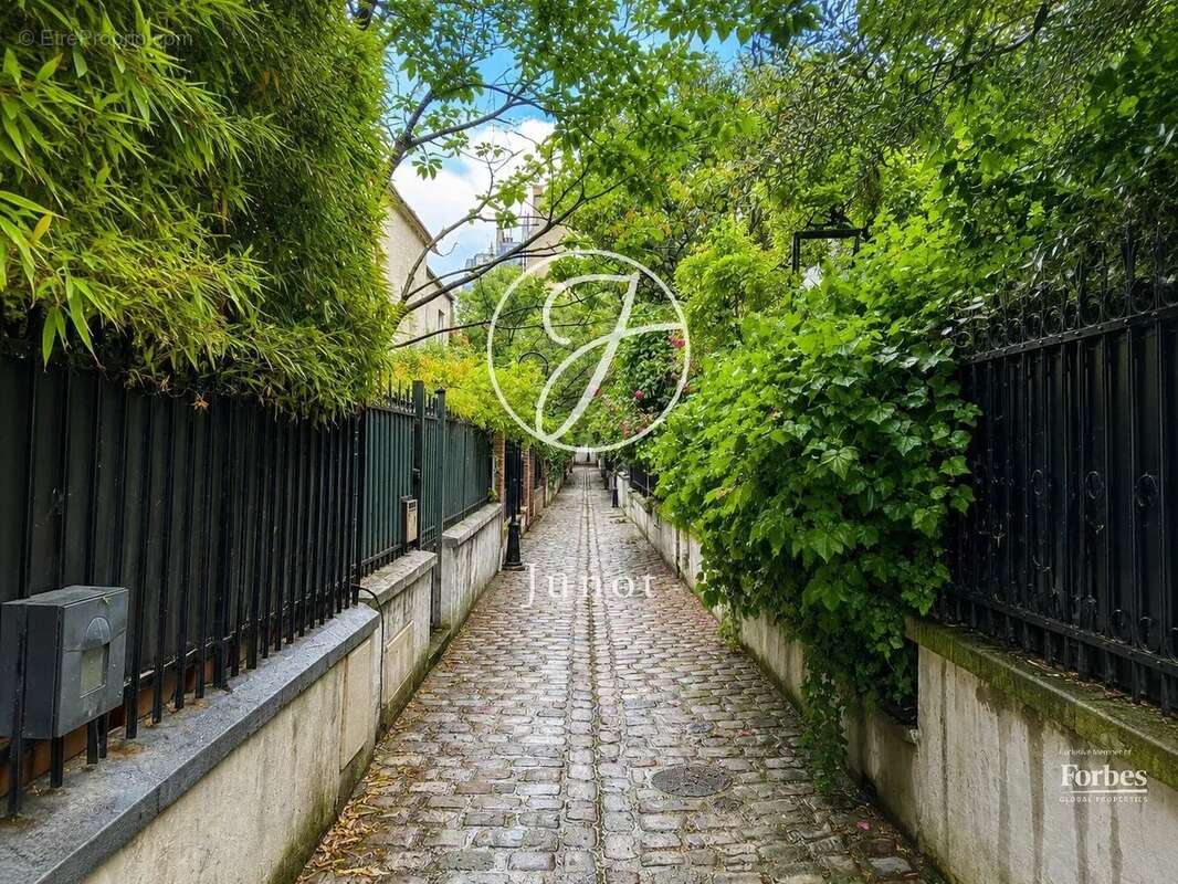 Maison à PARIS-16E