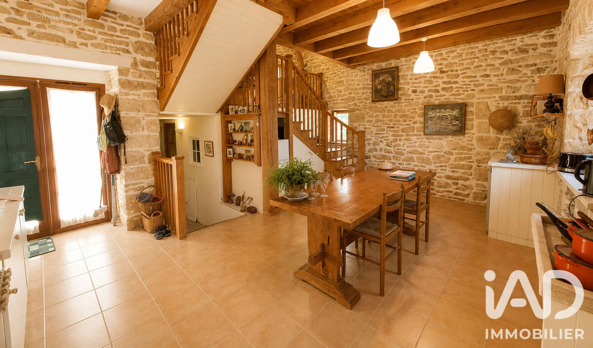 Maison 158 m² à Carennac  - photo 3