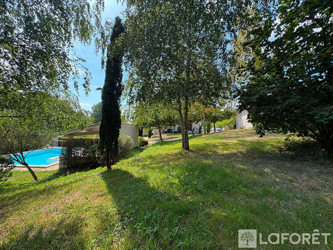 Maison Laruscade 7 pièce(s) 241 m2 - photo 13