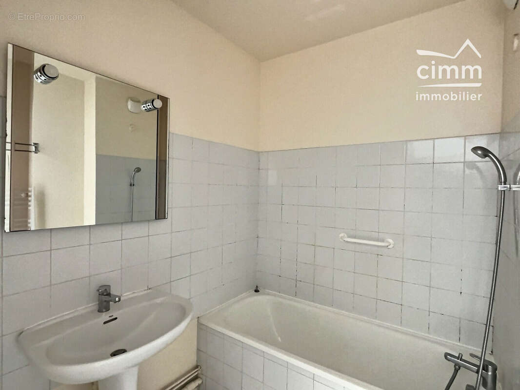 Appartement à FONTAINE