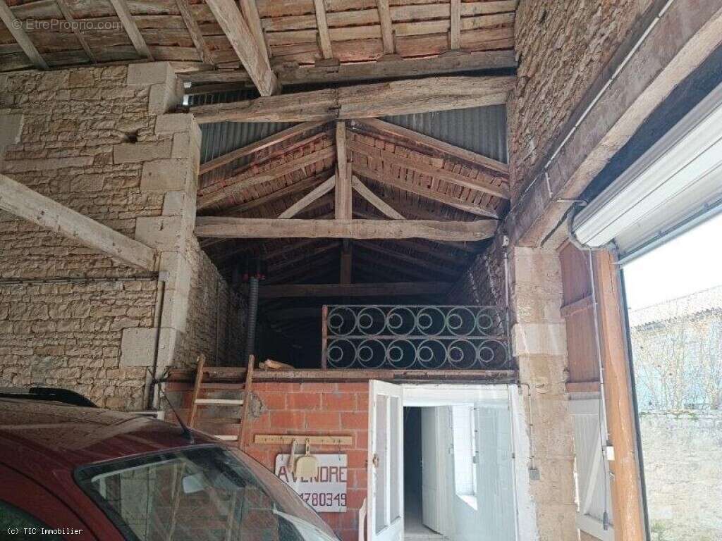 Maison à AUNAC