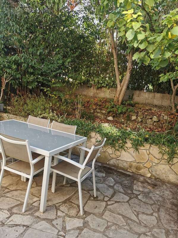 Maison à NISSAN-LEZ-ENSERUNE