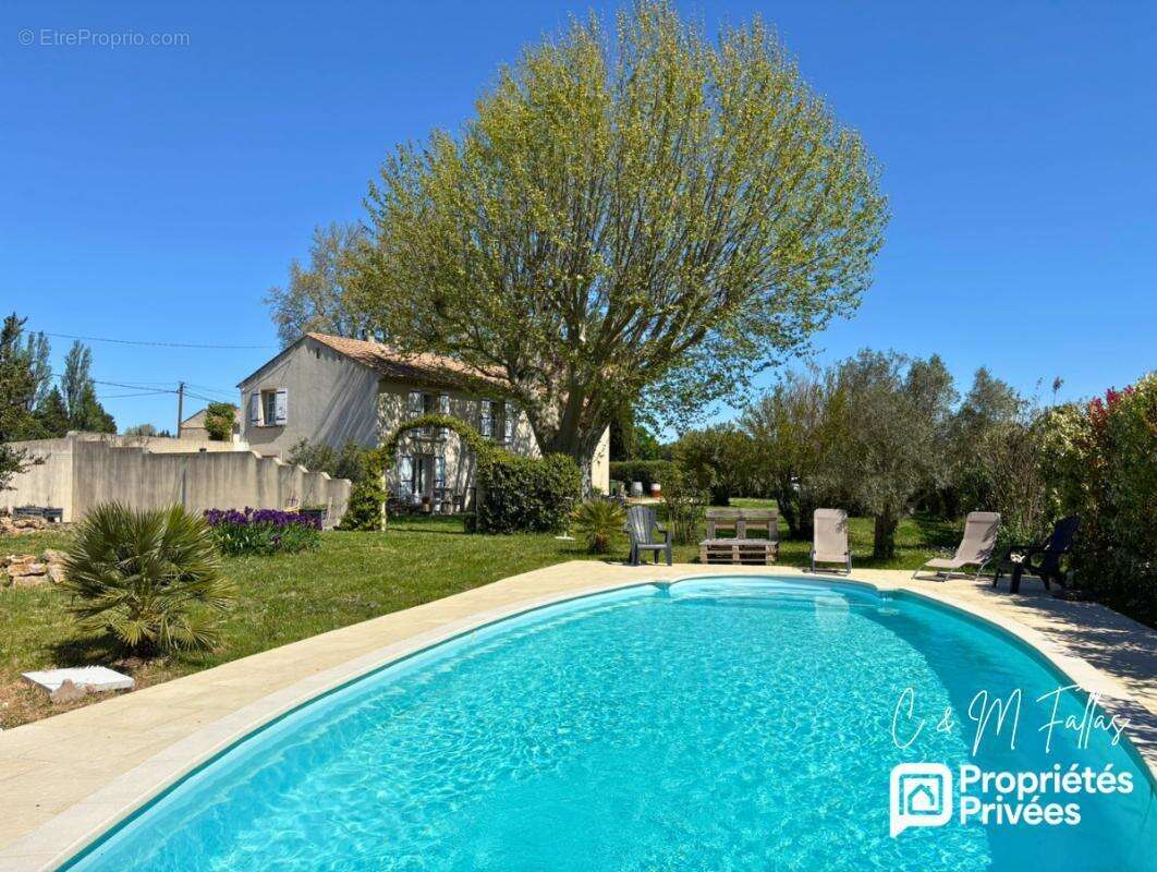 Maison à CAMARET-SUR-AIGUES