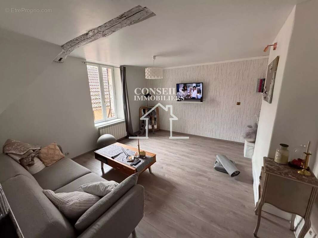 Maison à VILLENEUVE-SUR-YONNE