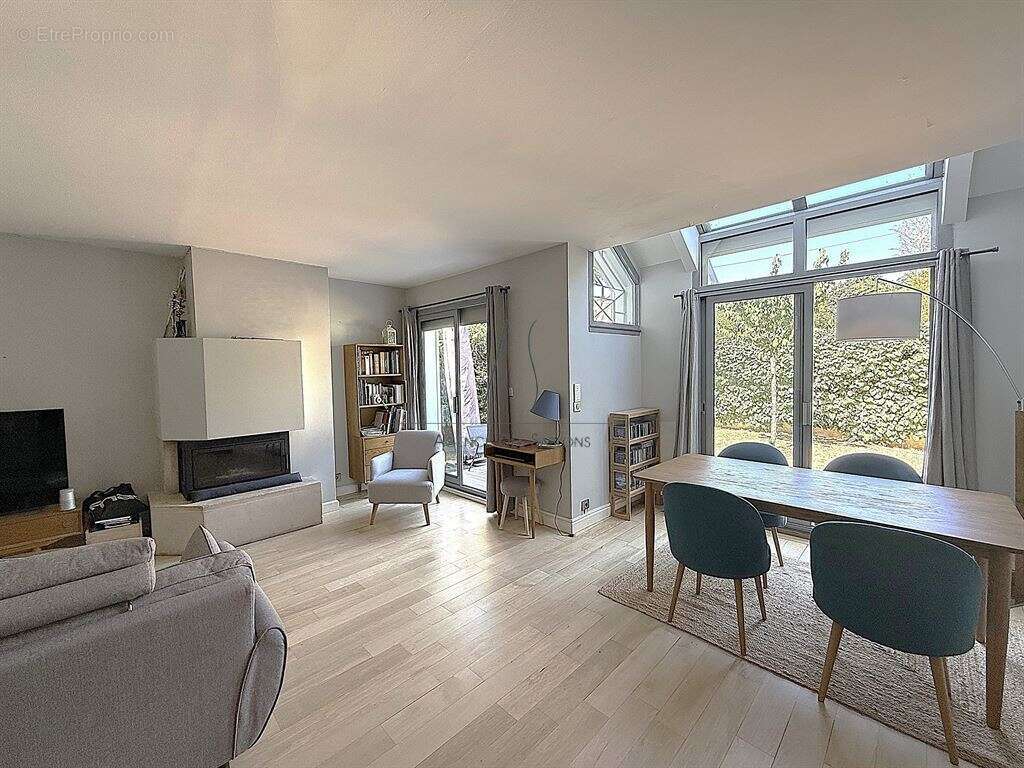 Maison à LE VESINET