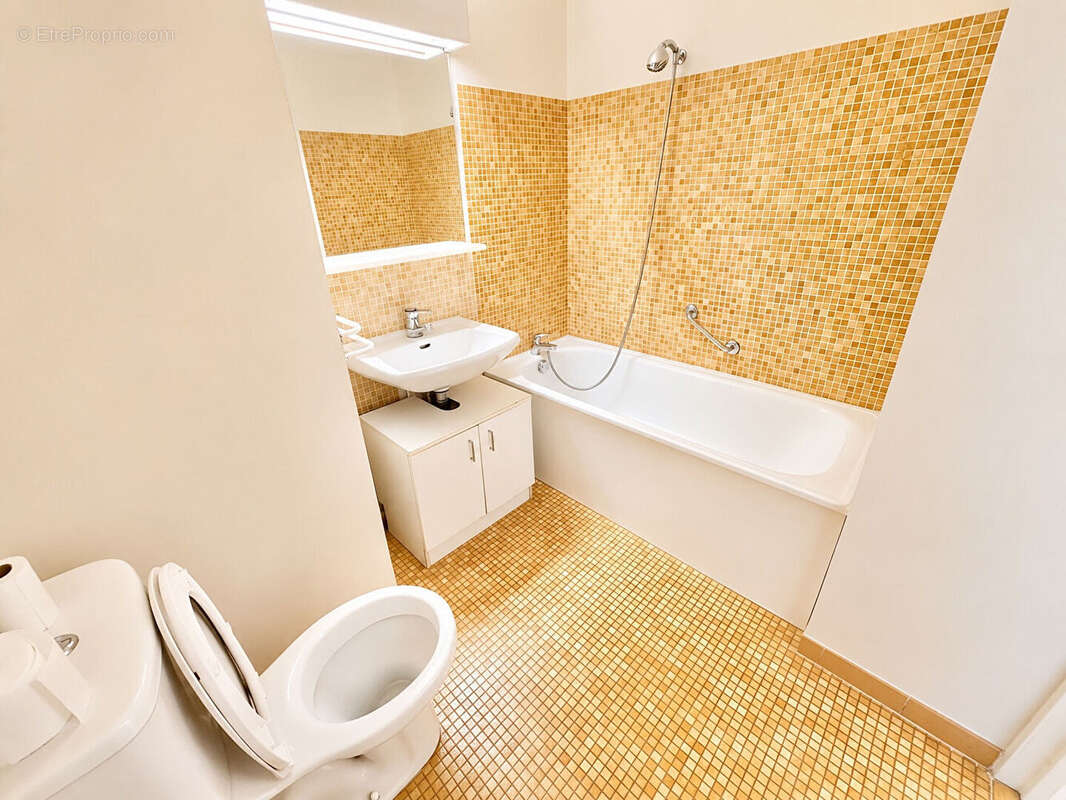 Appartement à PARIS-10E
