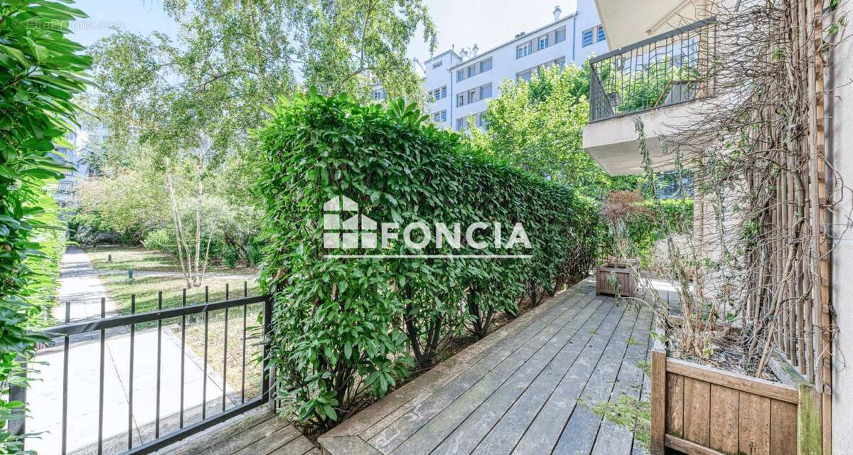Sans Soucis - Local de 209 m2 - photo 2