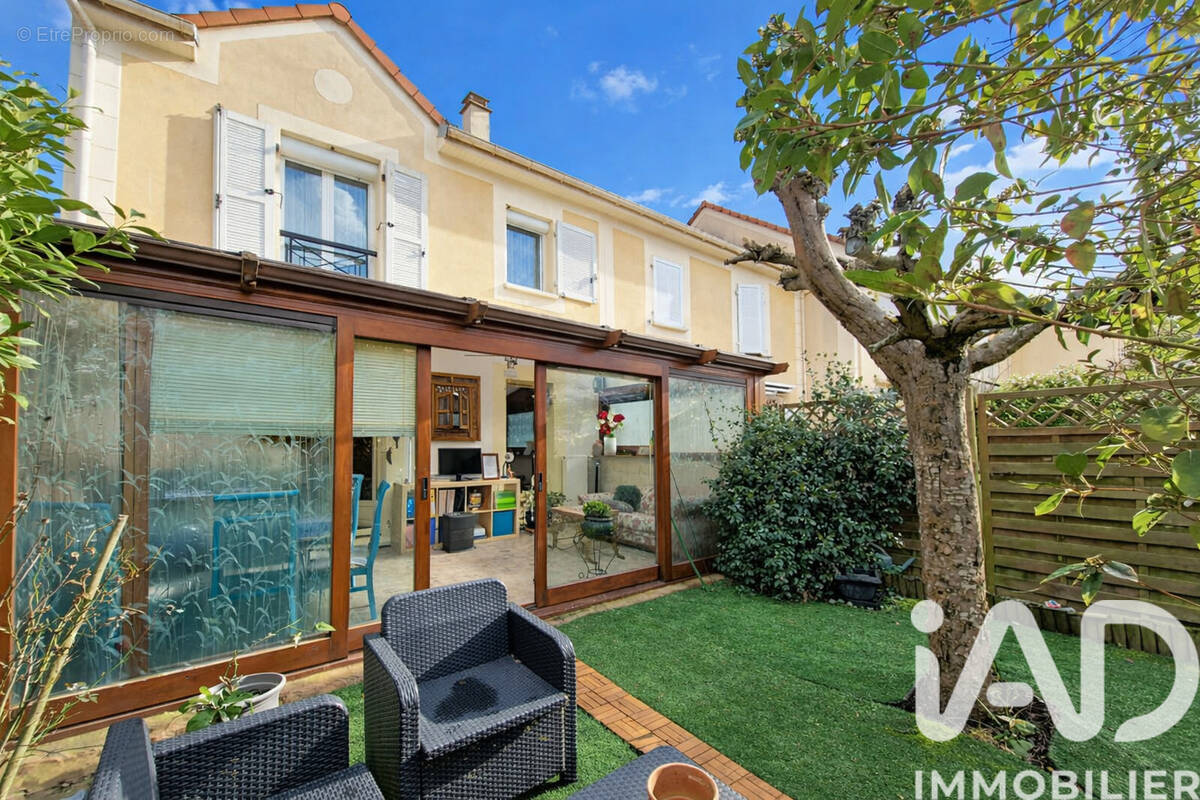 Photo 1 - Maison à COMBS-LA-VILLE