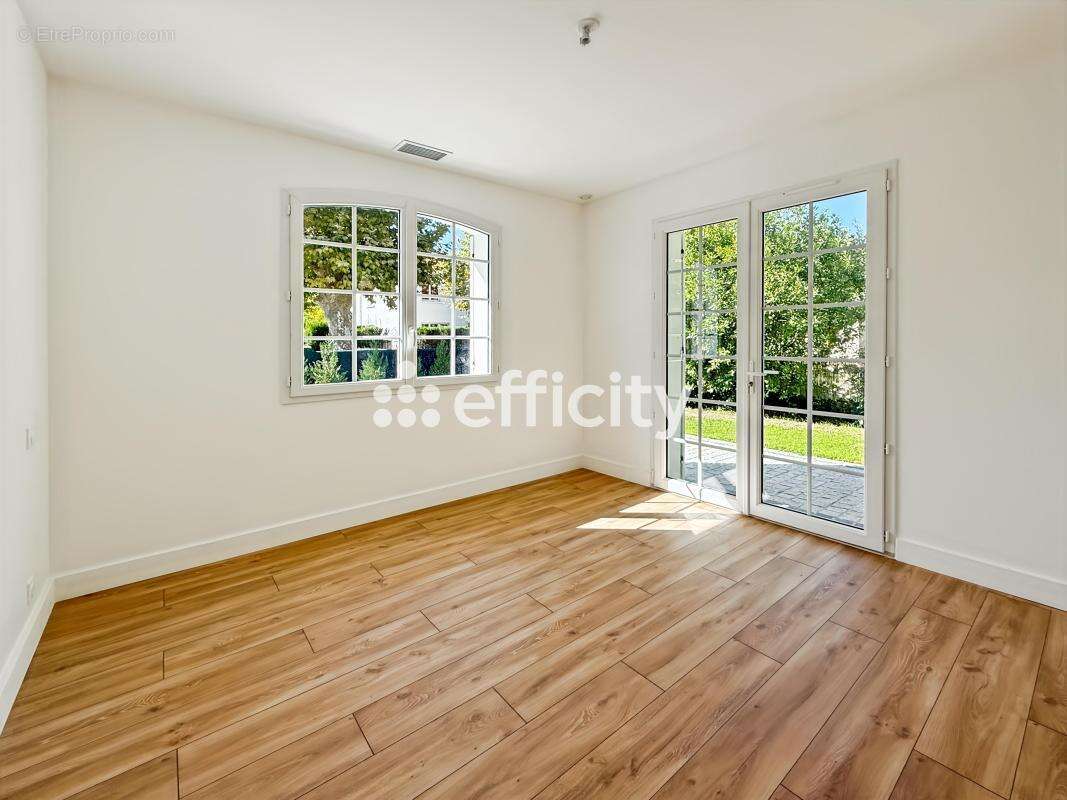 Maison à VILLENAVE-D'ORNON