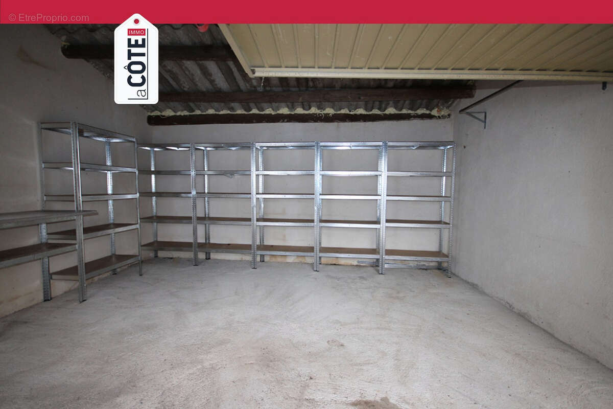 Parking à SAUSSET-LES-PINS