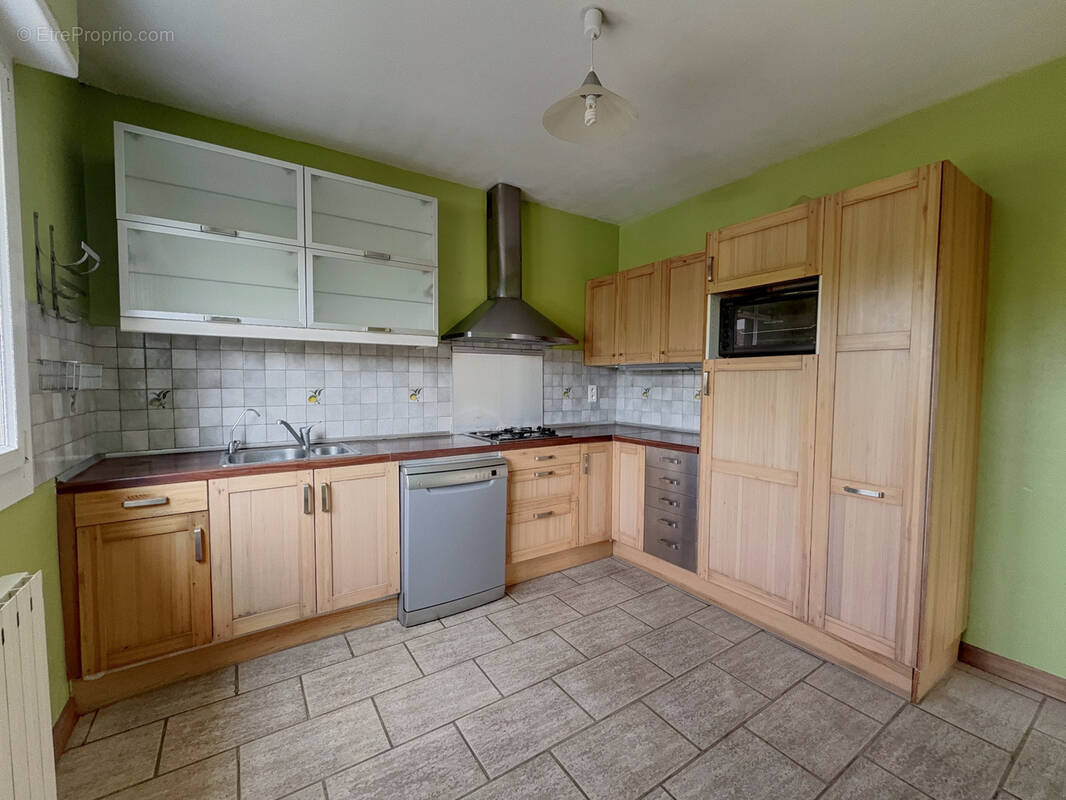 Maison à MONTECHEROUX