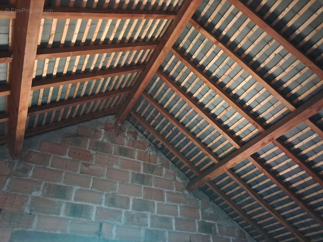 Une maison T4 pleine de potentiel vous attend aux portes de Lubersac ! - photo 9