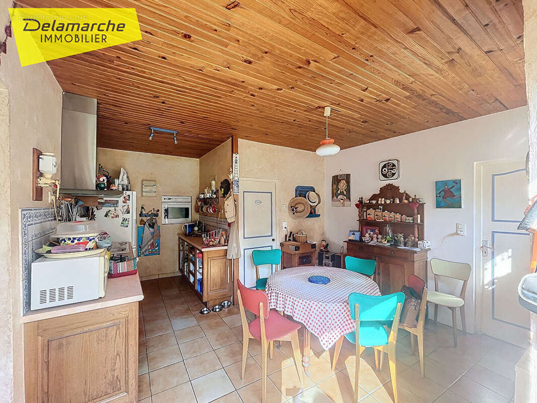 A vendre maison Bricqueville Sur Mer 6 pièces avec dépendances - photo 3