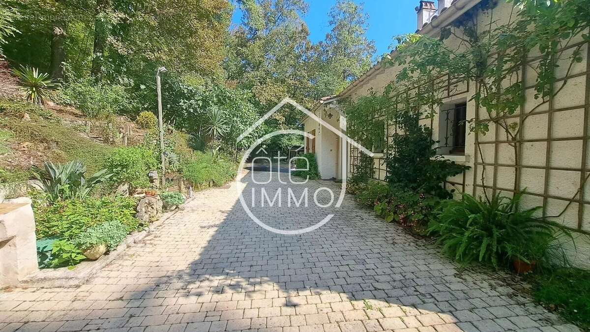 Maison à PRIGONRIEUX