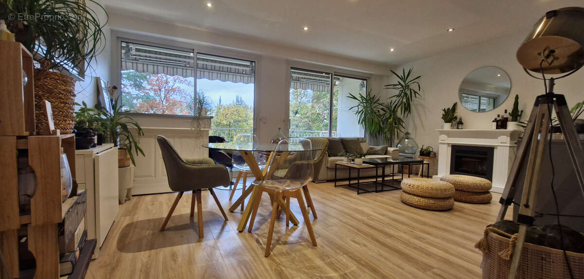 Appartement à AVRILLE