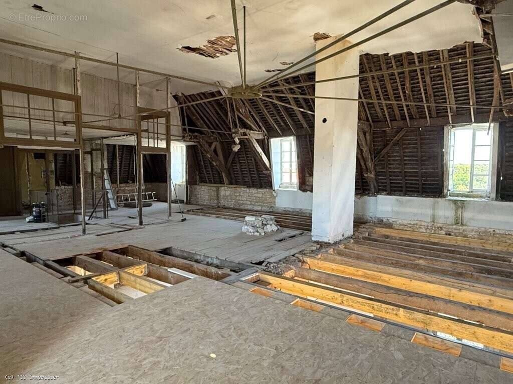 Petite Maison de Ville Rénovée Avec Projet de Rénovation Pour L'Ancienne Sous-Préfecture - photo 24