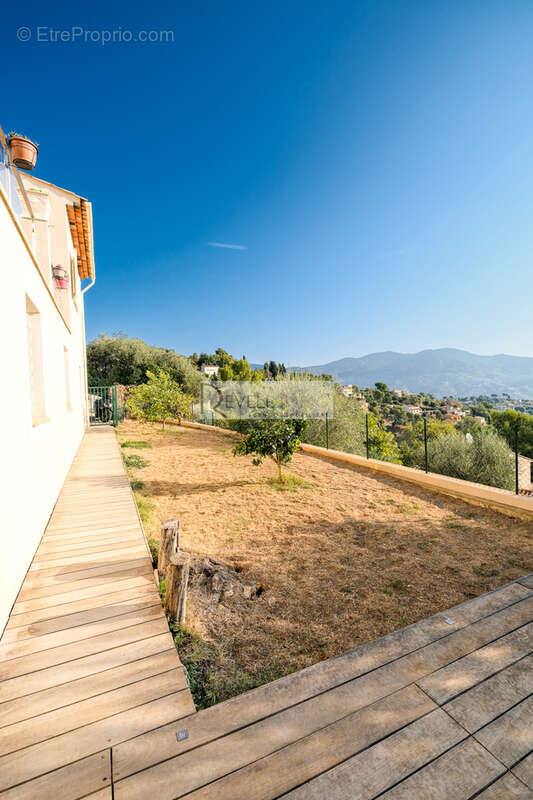 Maison à CARROS