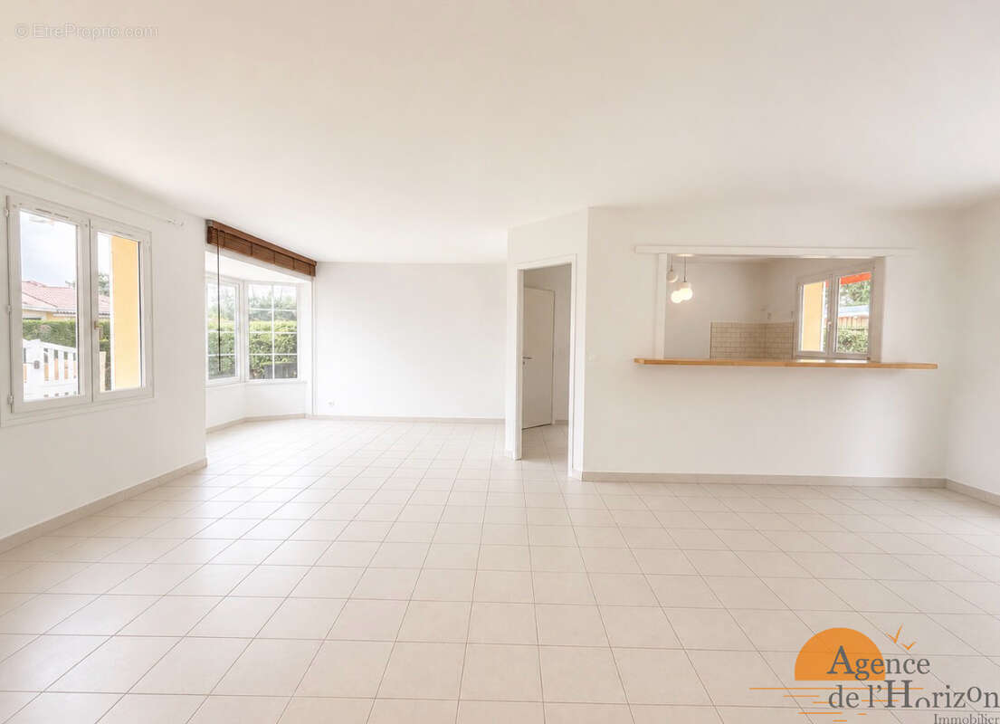 Maison à ARES