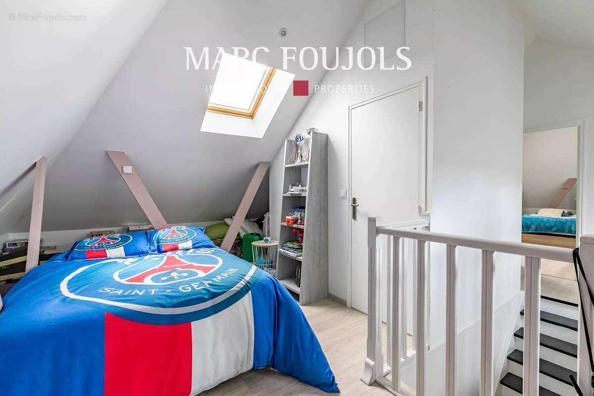 Maison à VERNEUIL-EN-HALATTE