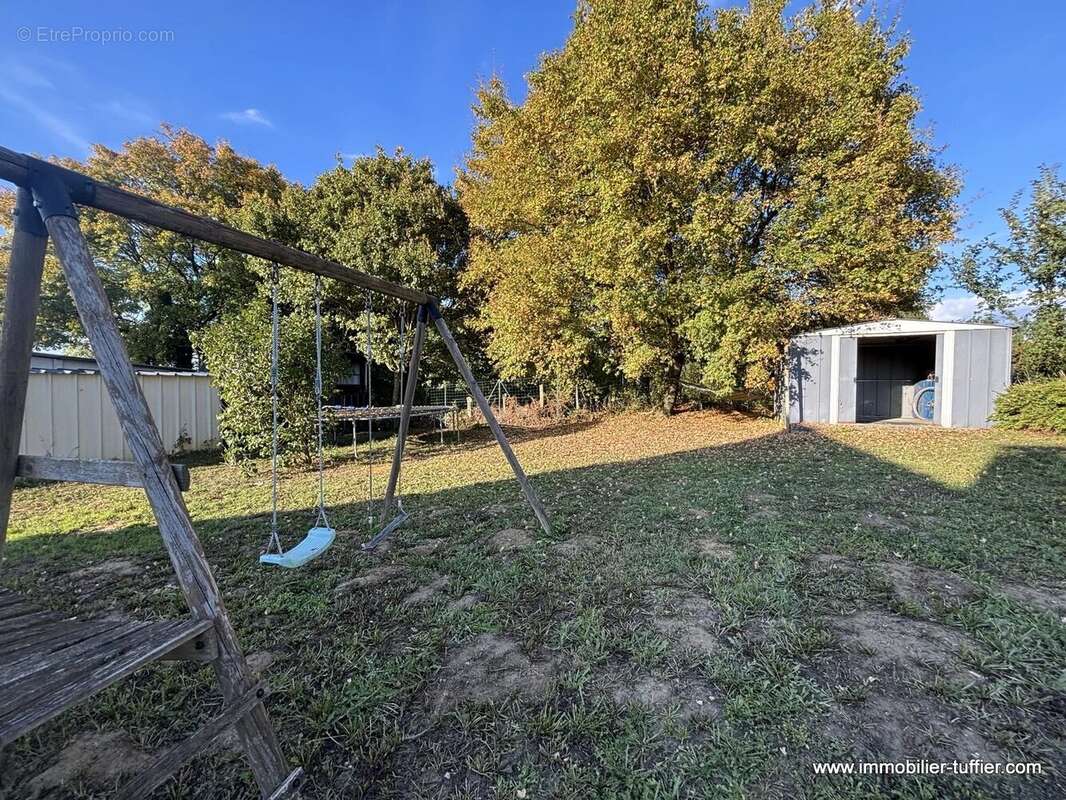 Maison à NUILLE-LE-JALAIS