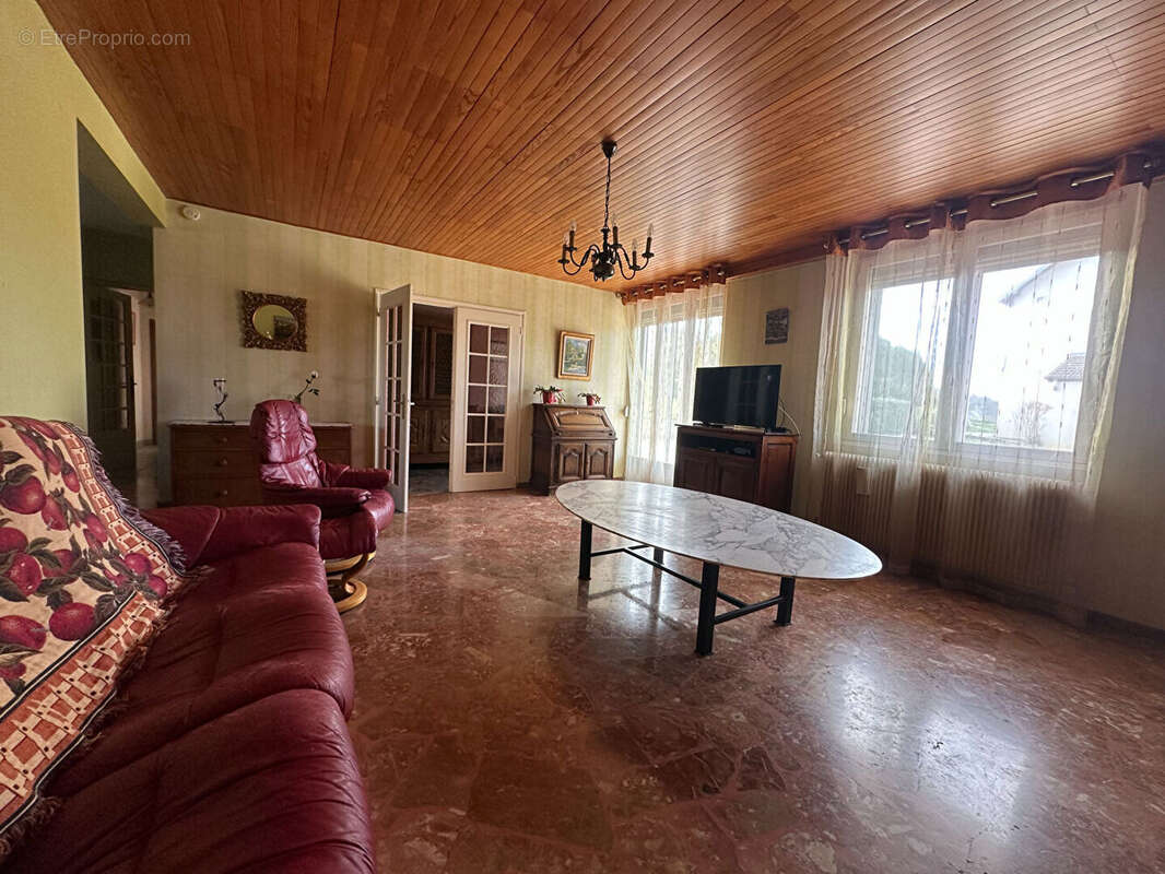 Maison à MONTFERRAND-LE-CHATEAU