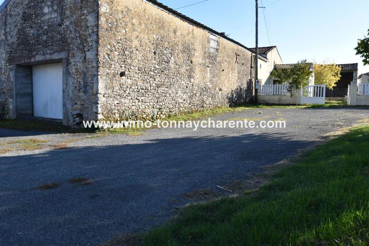 Maison à TONNAY-CHARENTE